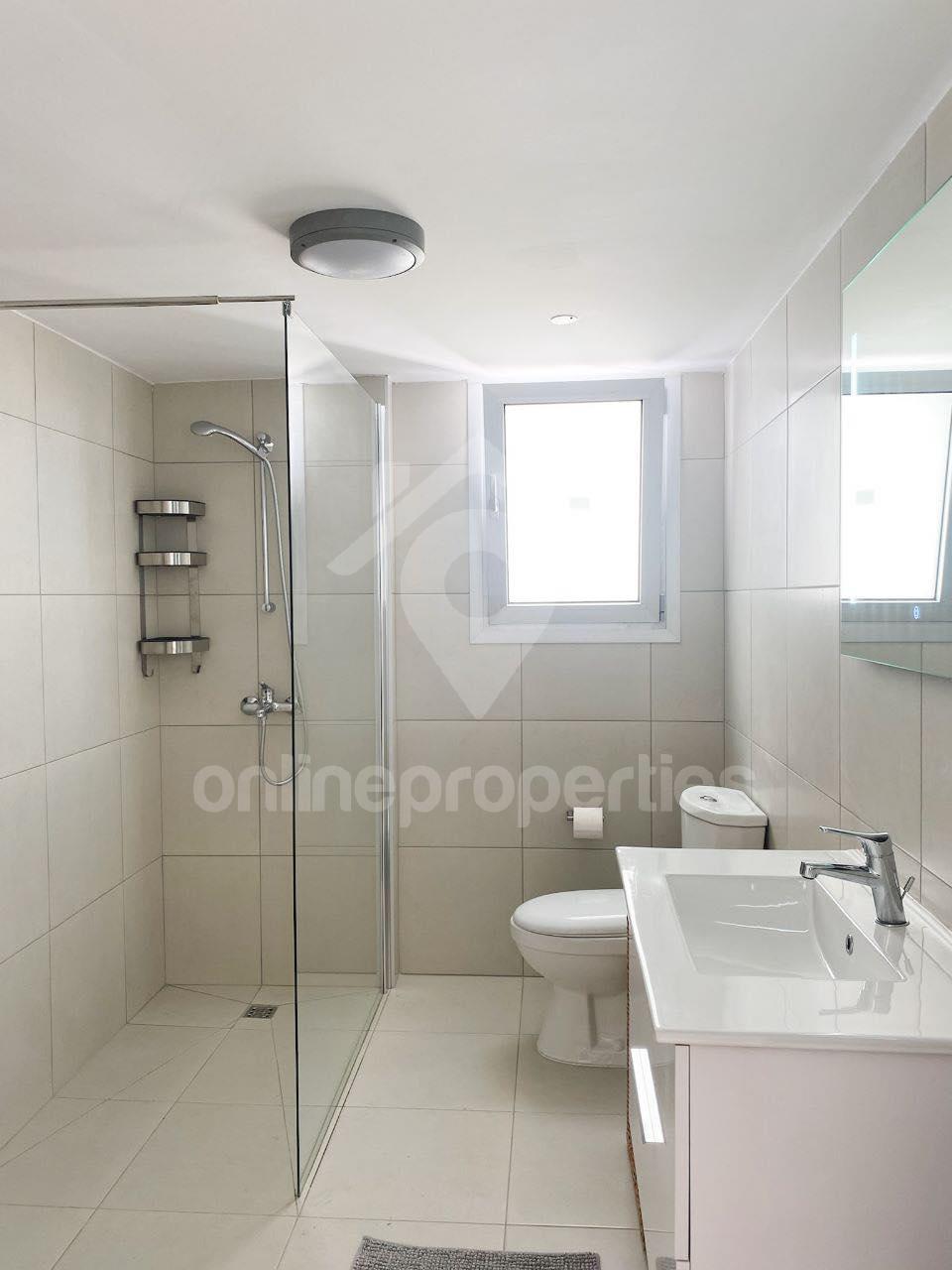 To change image, hover mouse over thumbnails below