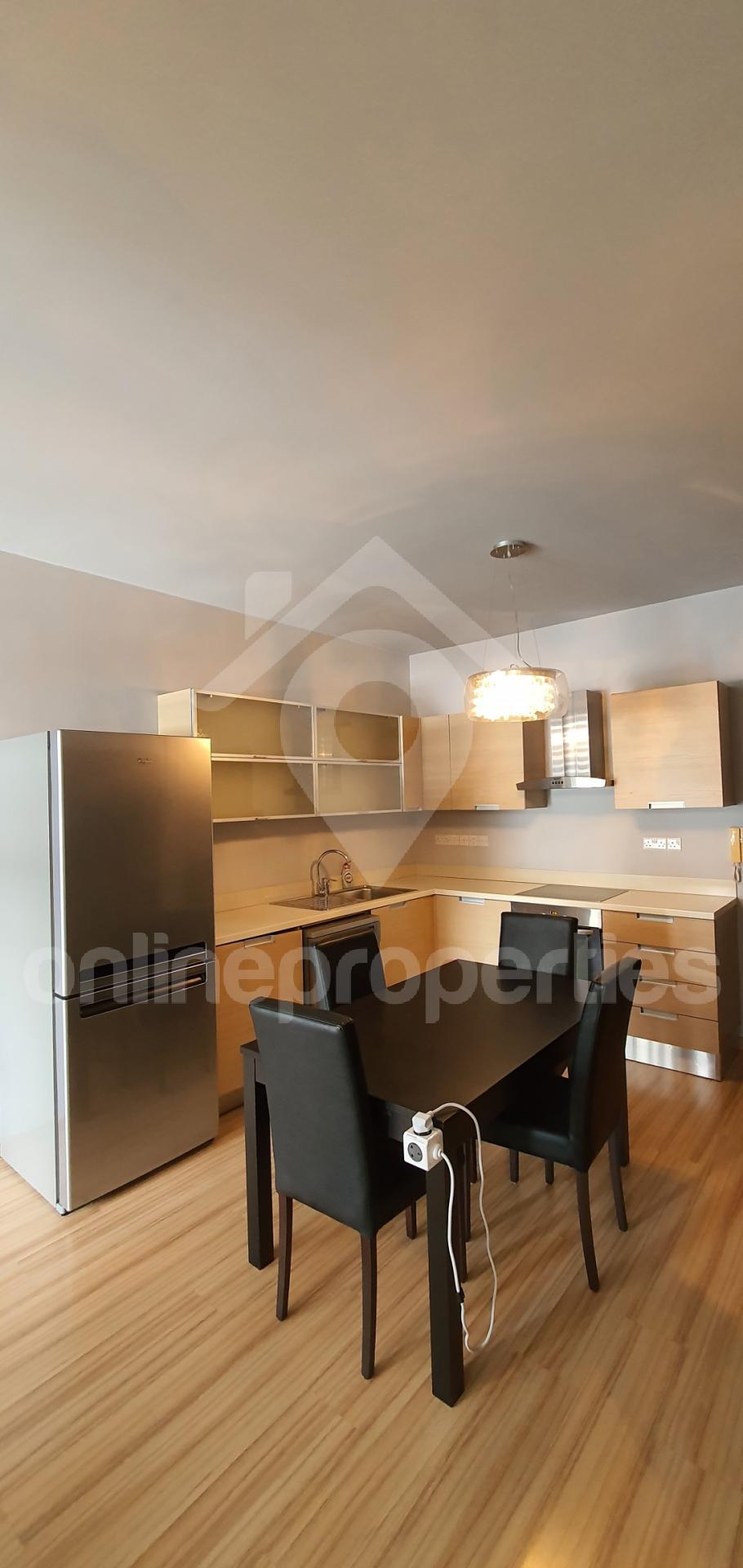 To change image, hover mouse over thumbnails below