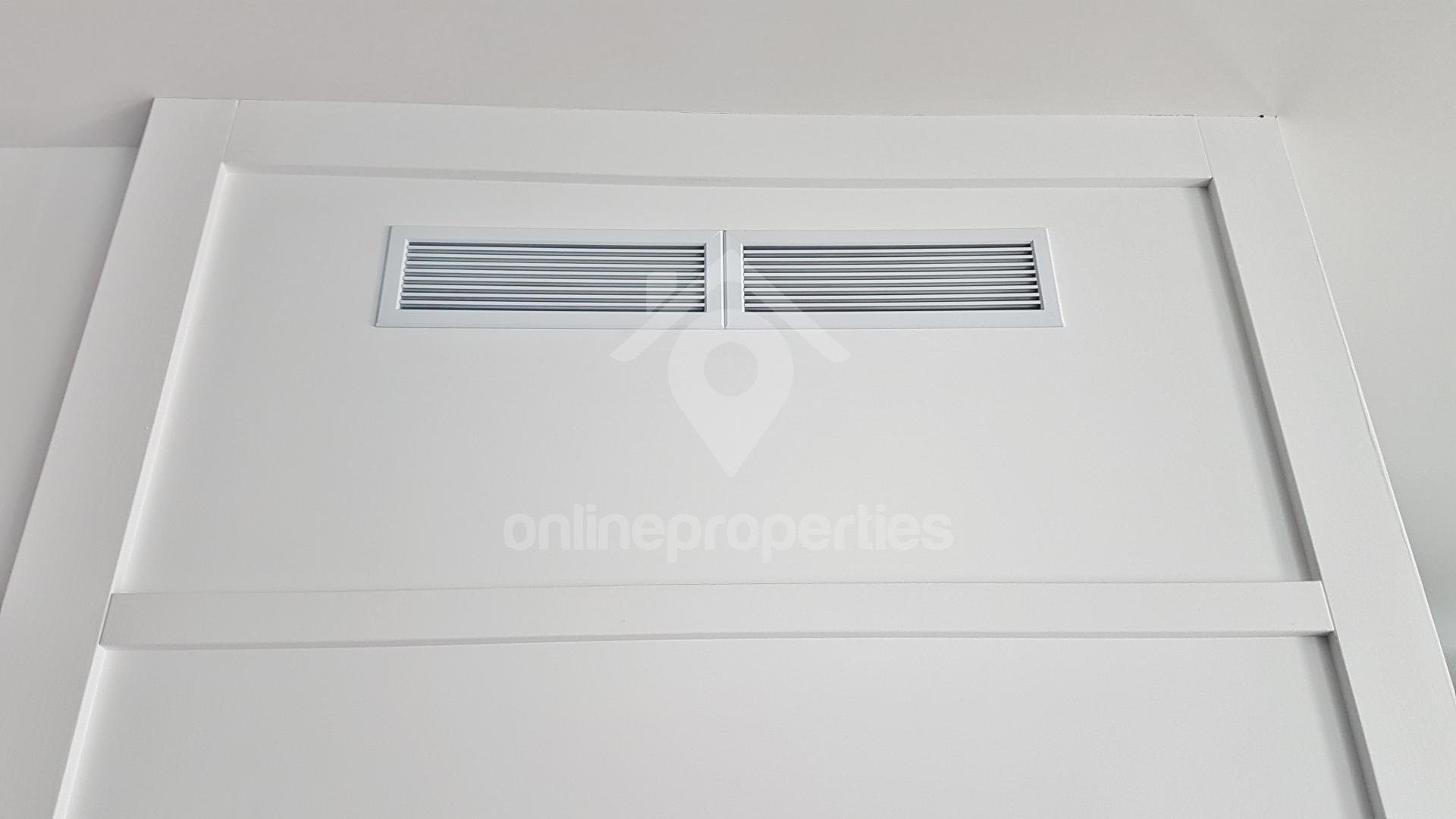 To change image, hover mouse over thumbnails below