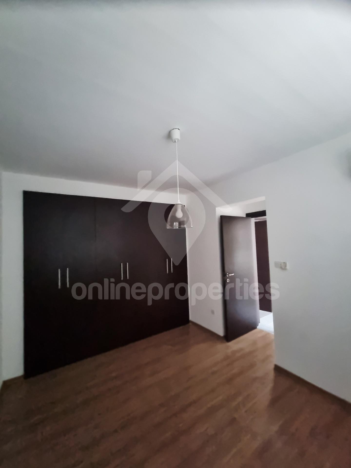 To change image, hover mouse over thumbnails below