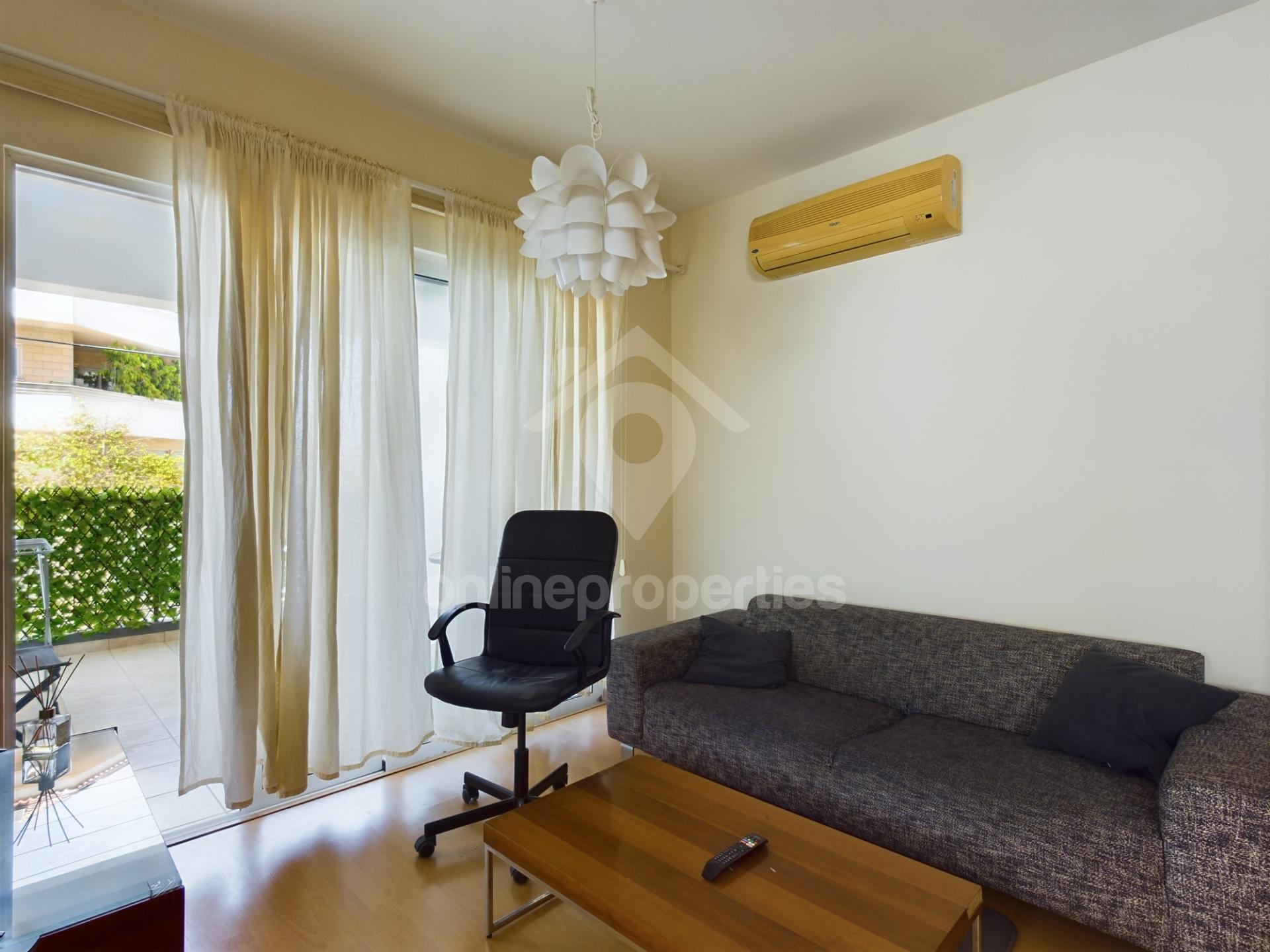 To change image, hover mouse over thumbnails below