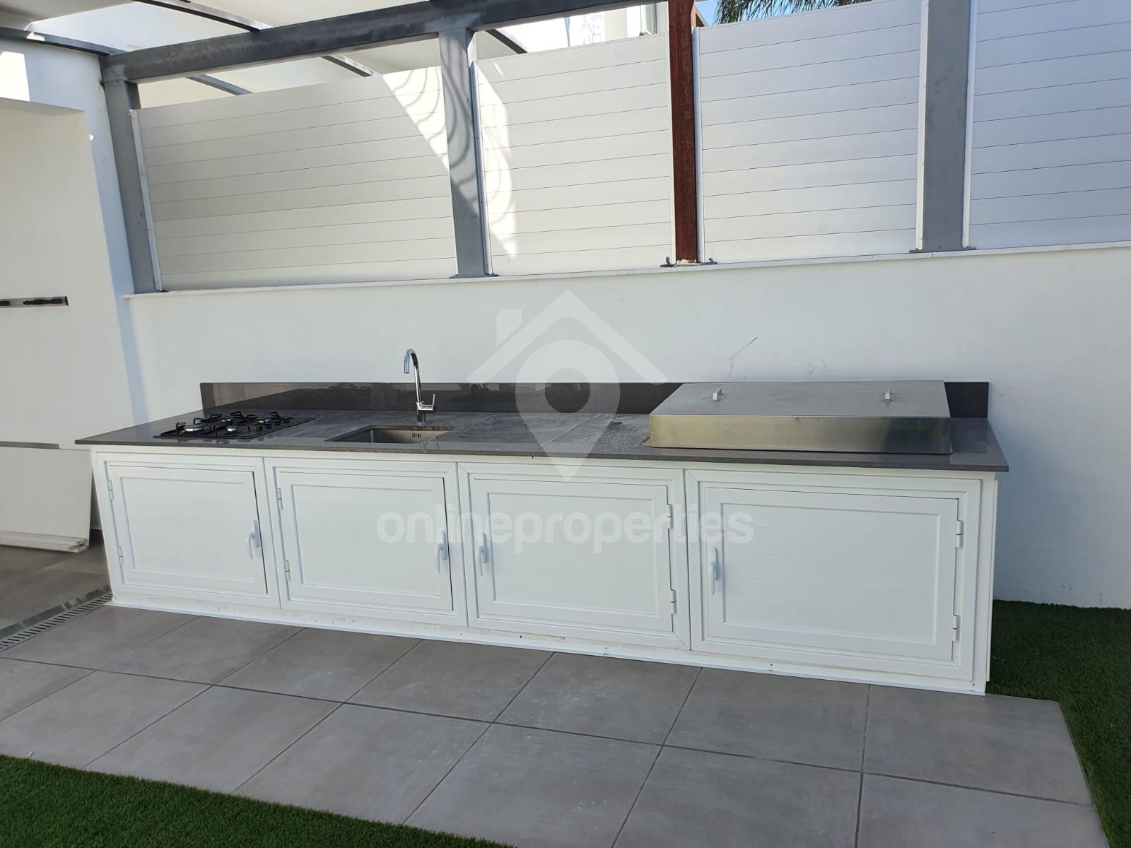 To change image, hover mouse over thumbnails below