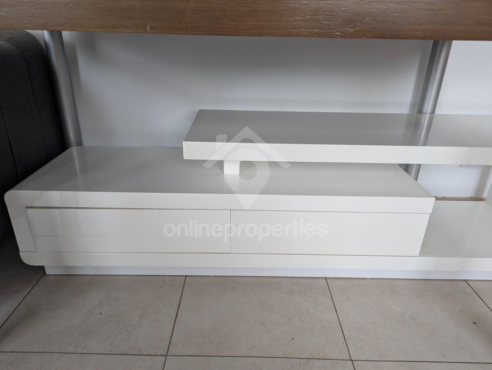 To change image, hover mouse over thumbnails below