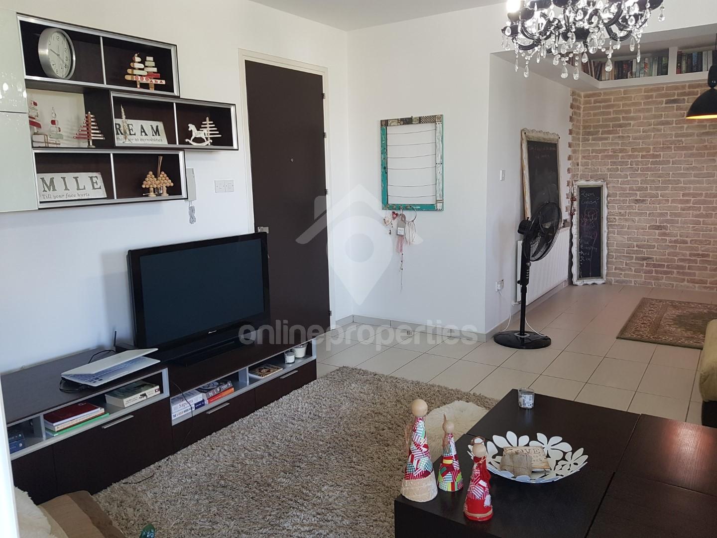 To change image, hover mouse over thumbnails below