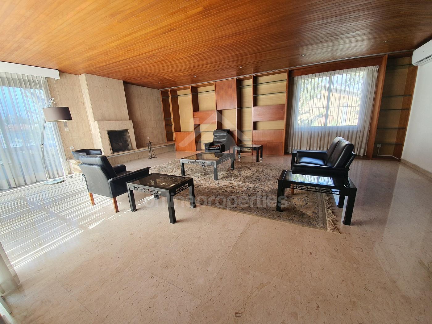 To change image, hover mouse over thumbnails below