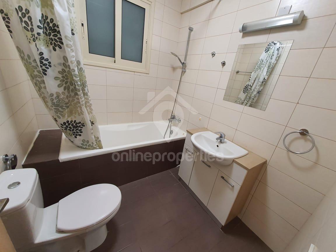 To change image, hover mouse over thumbnails below