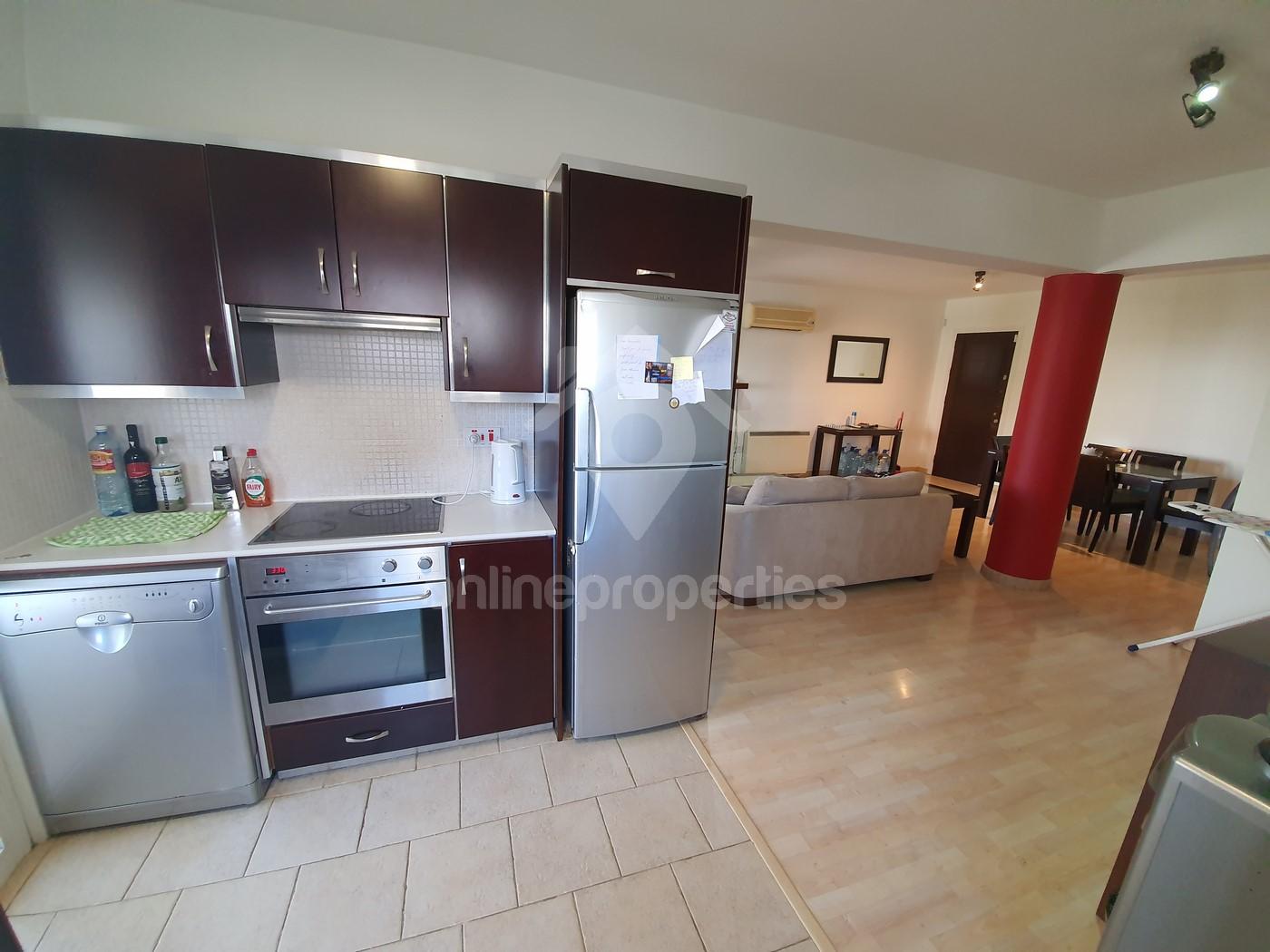 To change image, hover mouse over thumbnails below