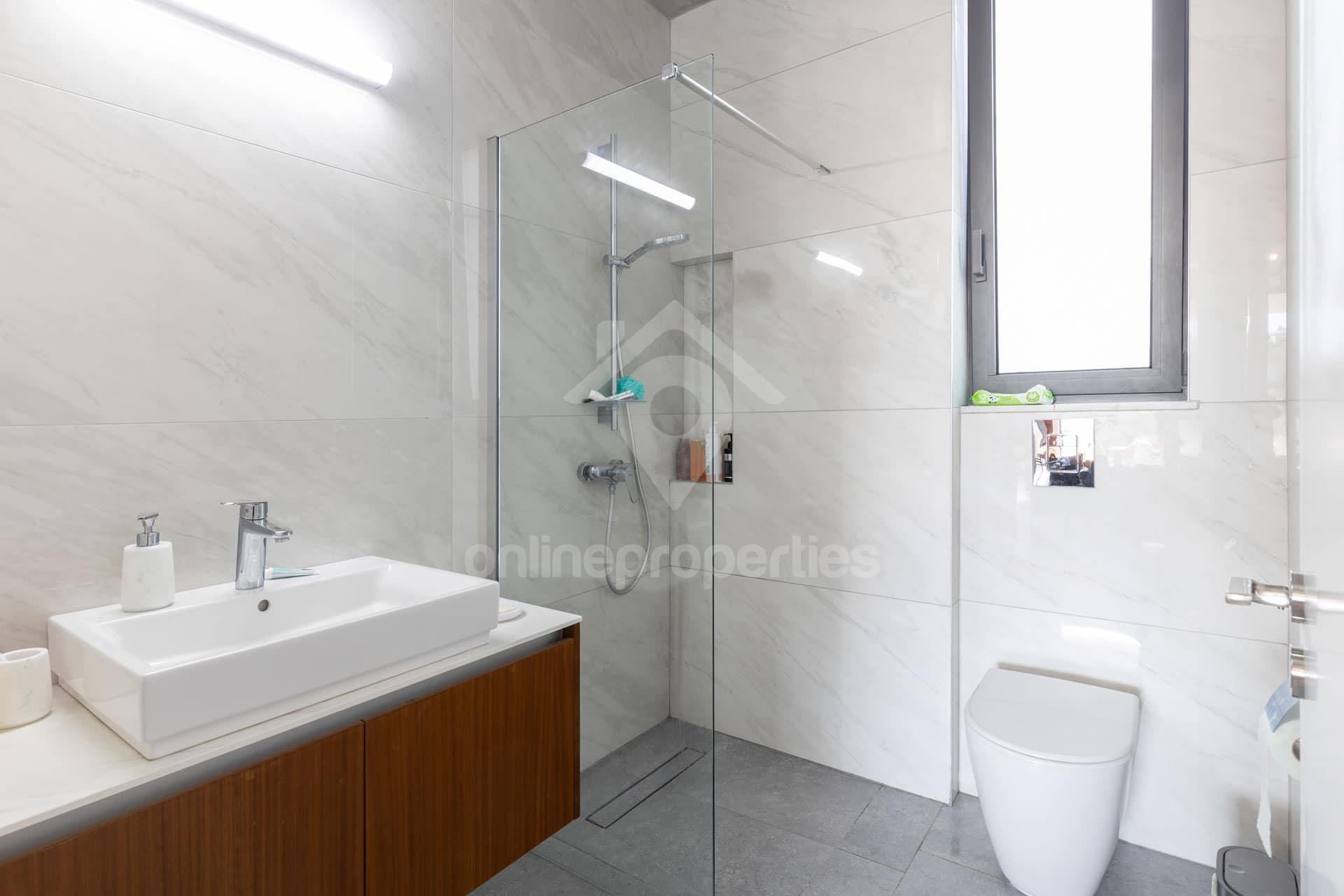 To change image, hover mouse over thumbnails below