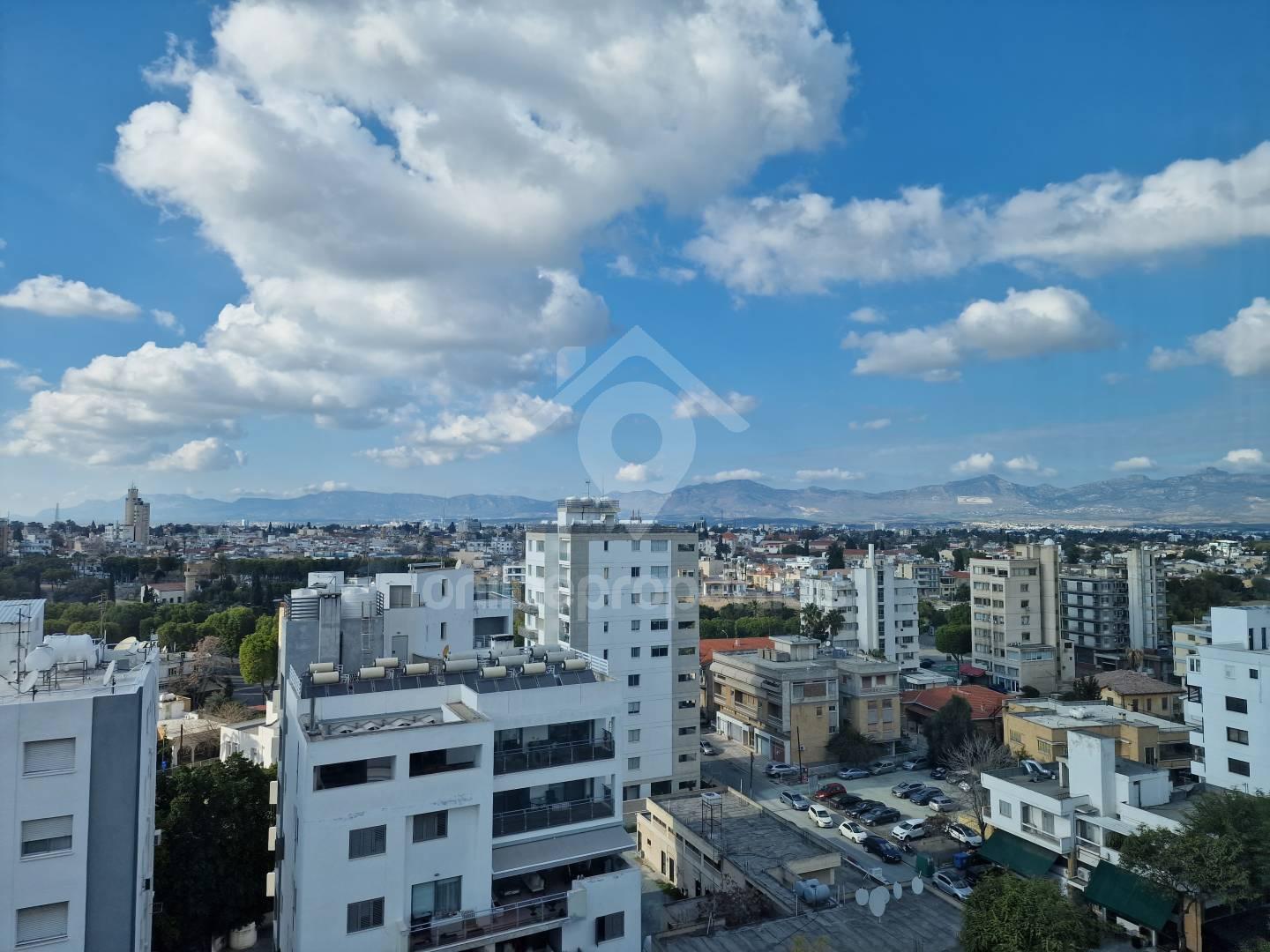 To change image, hover mouse over thumbnails below