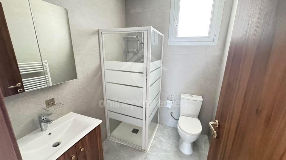 To change image, hover mouse over thumbnails below