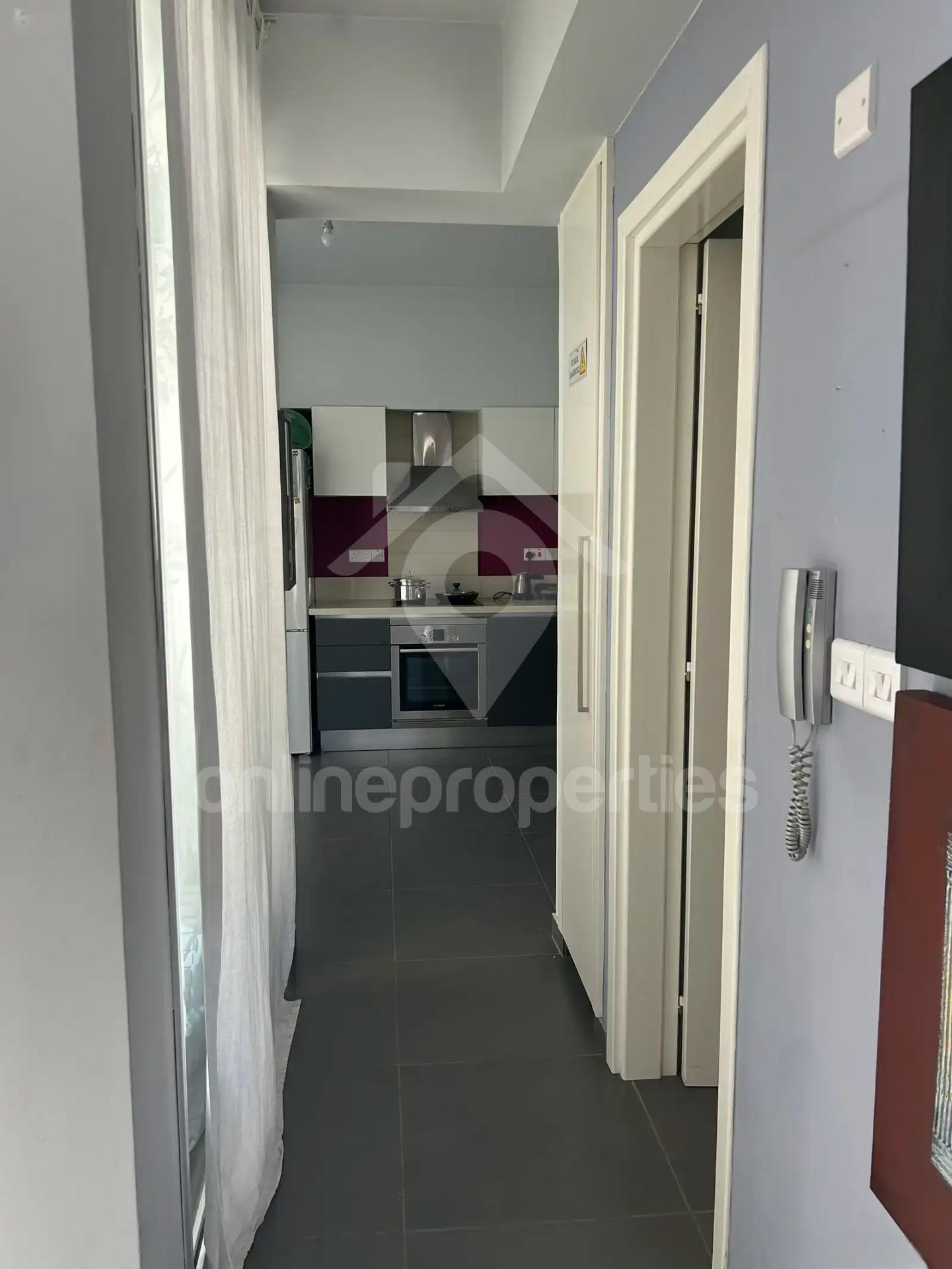 To change image, hover mouse over thumbnails below