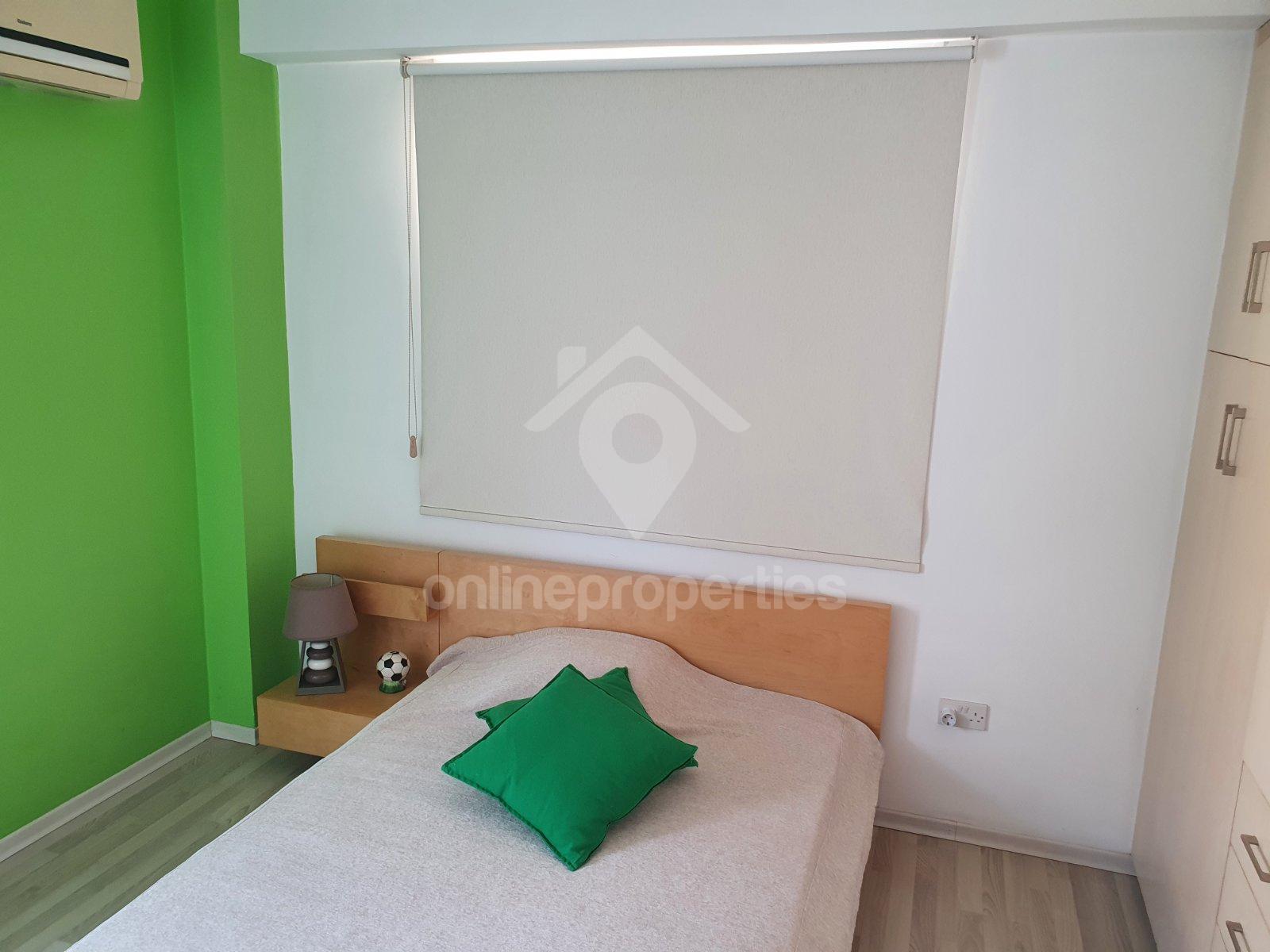 To change image, hover mouse over thumbnails below