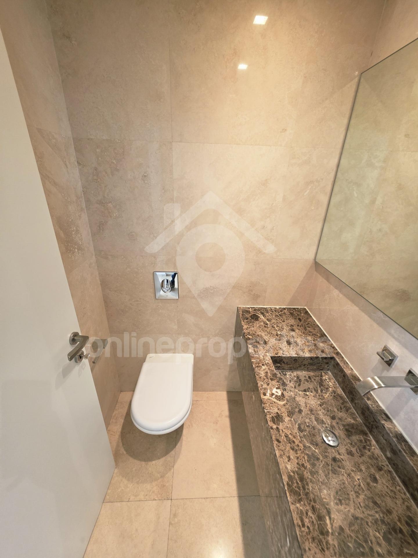 To change image, hover mouse over thumbnails below