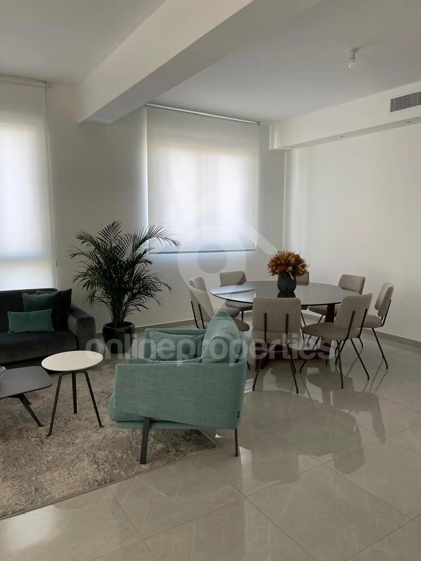 To change image, hover mouse over thumbnails below