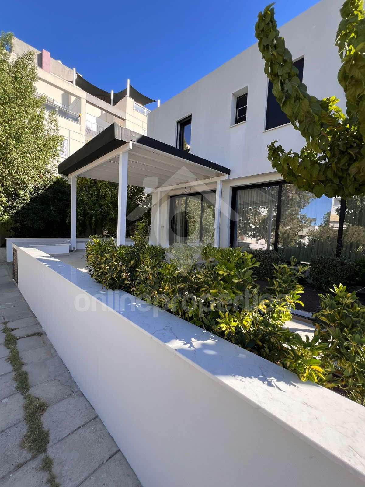 To change image, hover mouse over thumbnails below