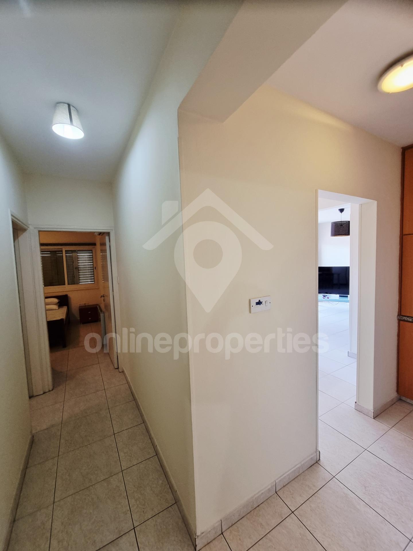 To change image, hover mouse over thumbnails below