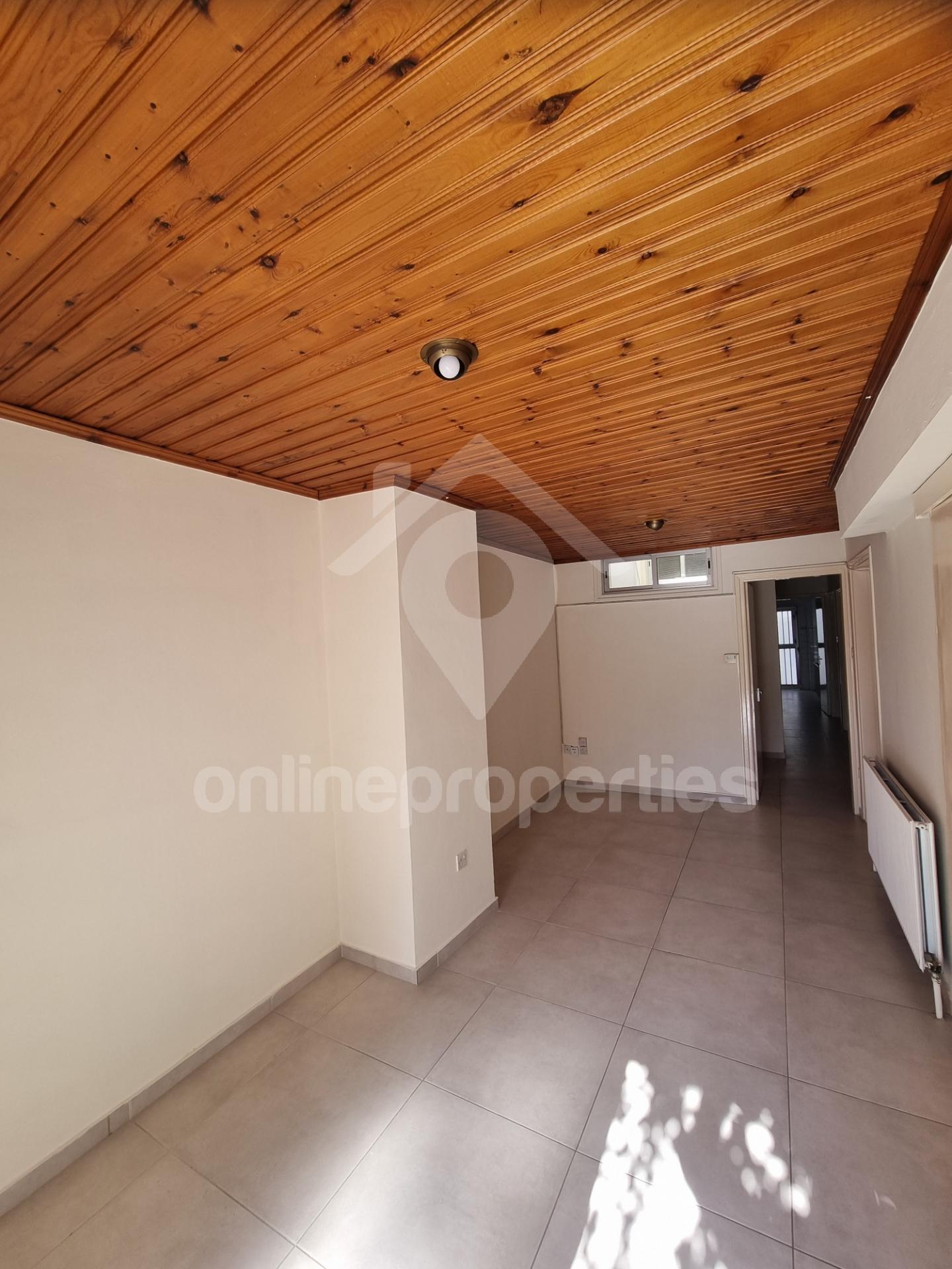 To change image, hover mouse over thumbnails below