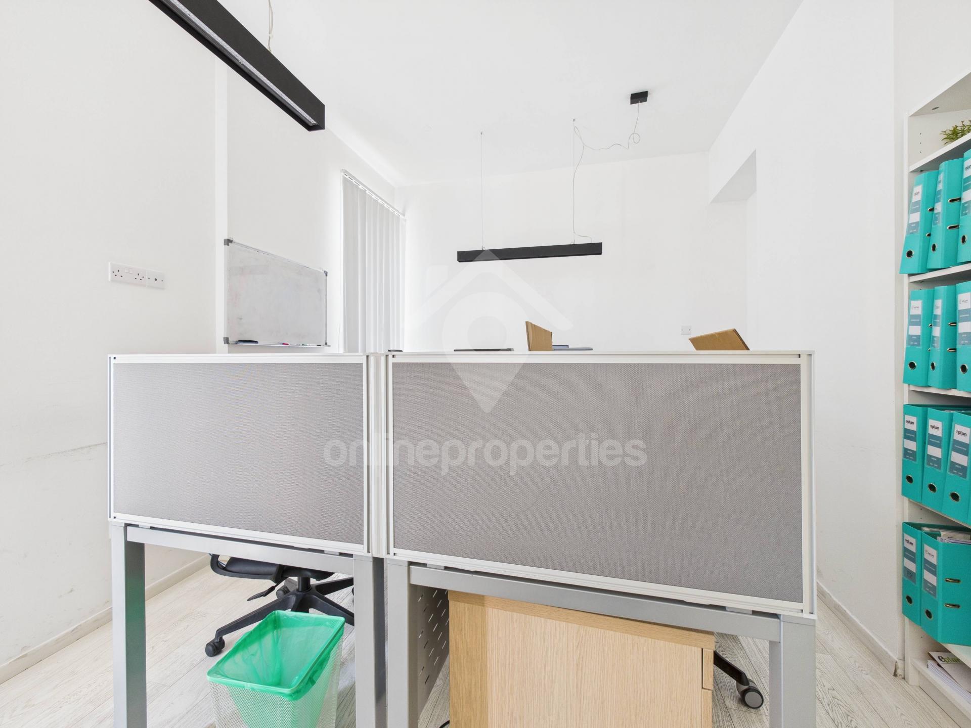 To change image, hover mouse over thumbnails below