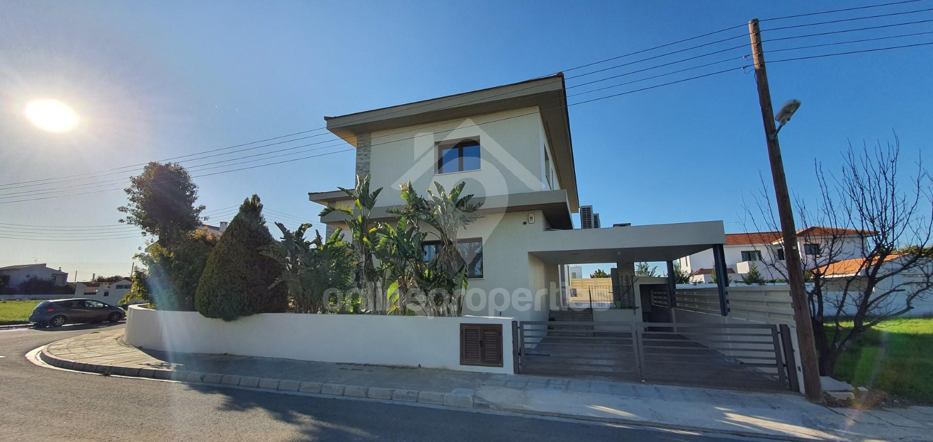 To change image, hover mouse over thumbnails below