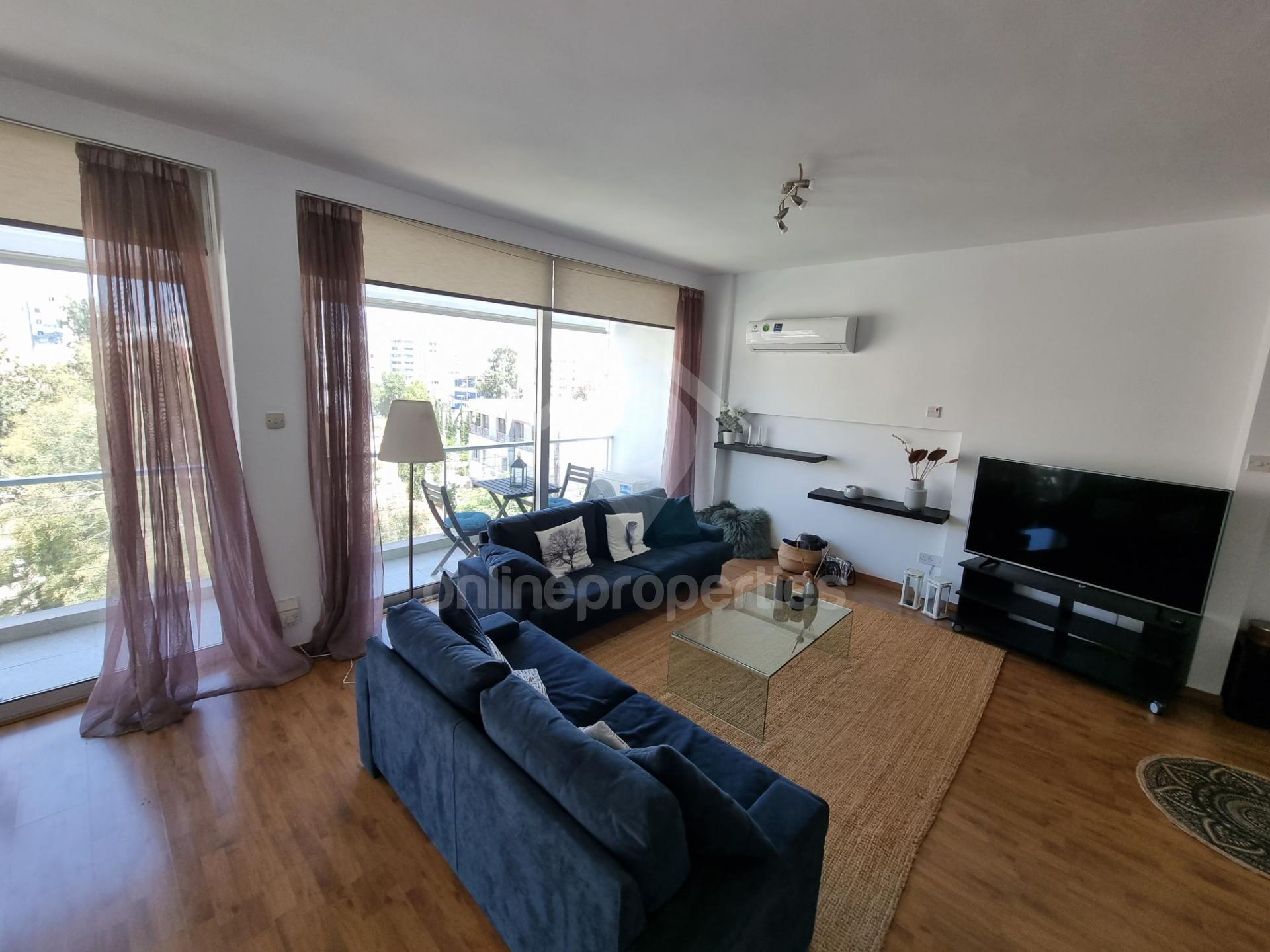 To change image, hover mouse over thumbnails below