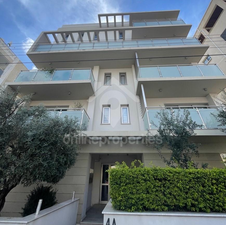 To change image, hover mouse over thumbnails below