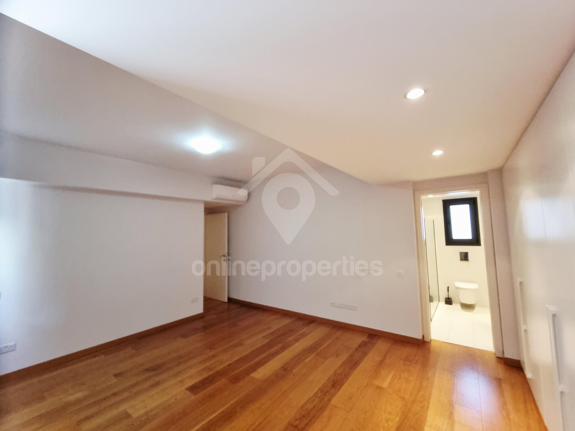 To change image, hover mouse over thumbnails below