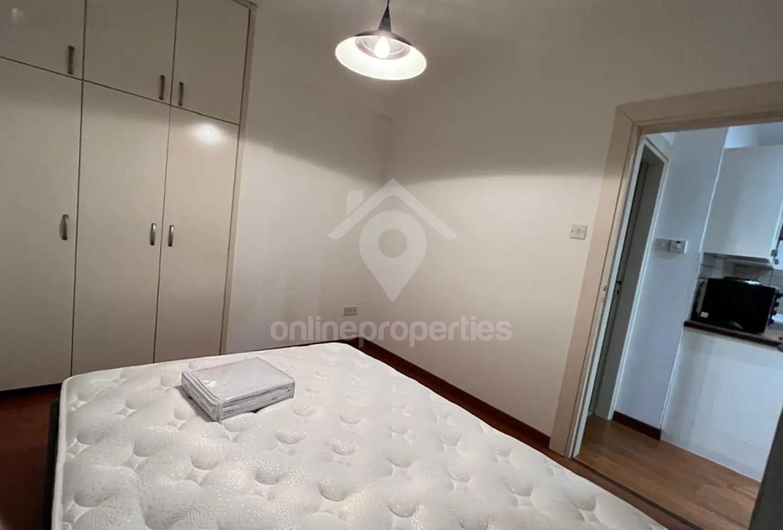 To change image, hover mouse over thumbnails below