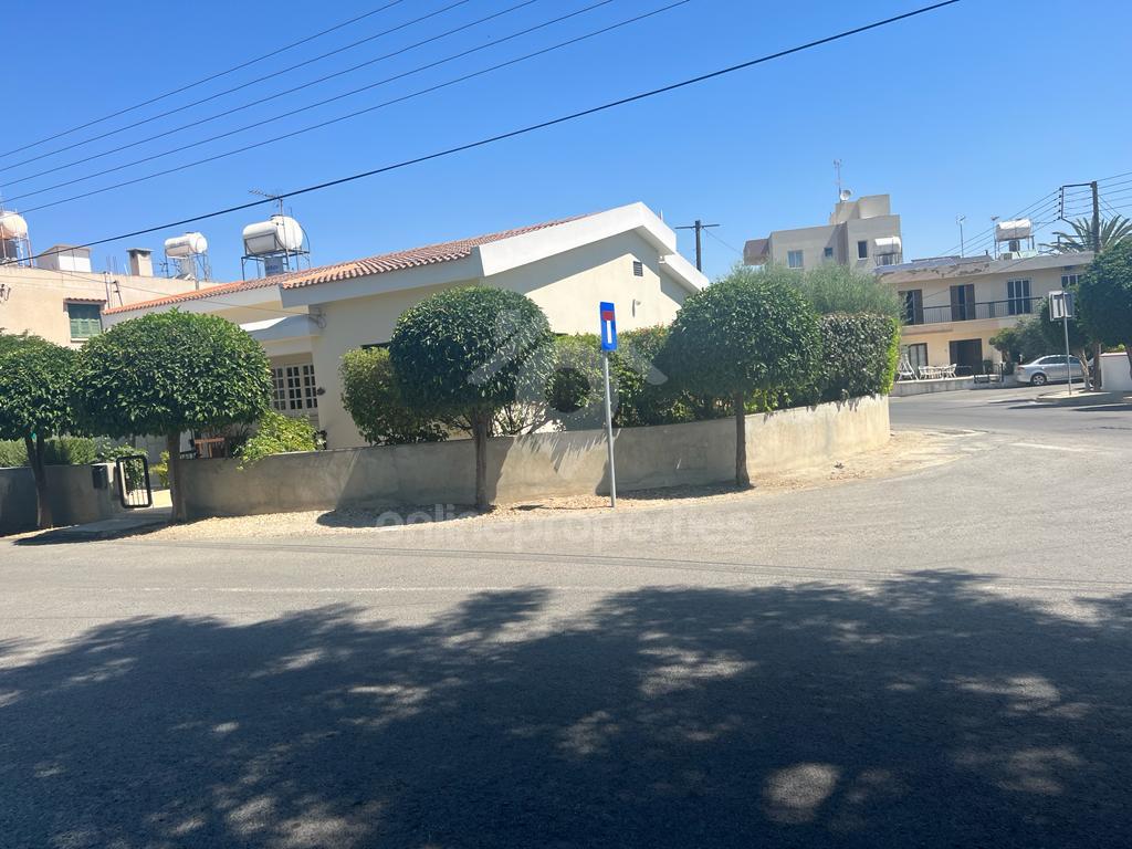 Lovely corner plot with bungalow