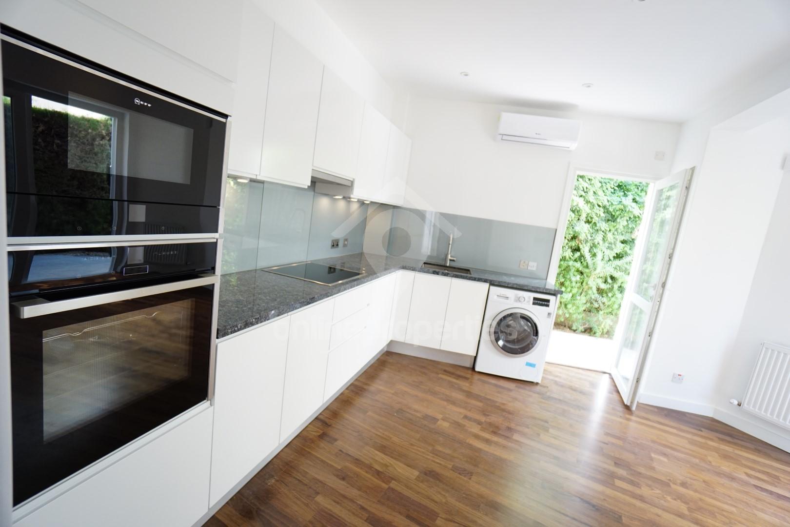 To change image, hover mouse over thumbnails below