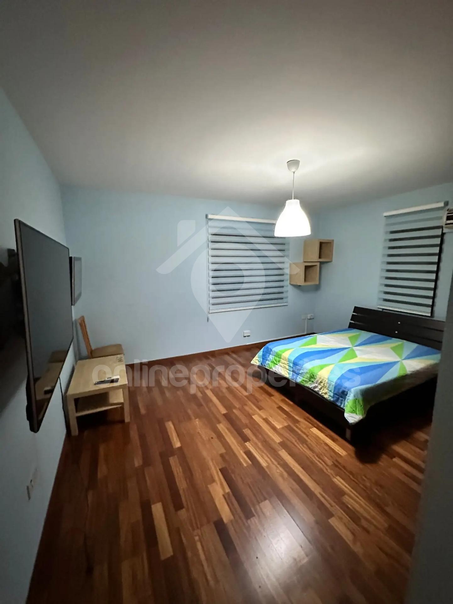 To change image, hover mouse over thumbnails below