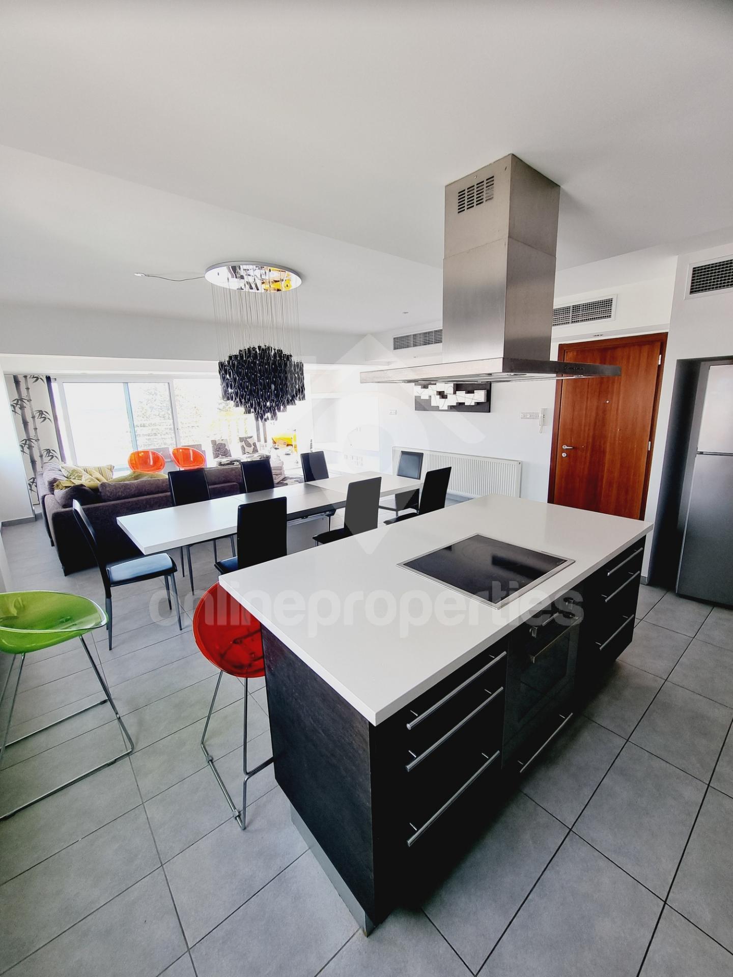 To change image, hover mouse over thumbnails below