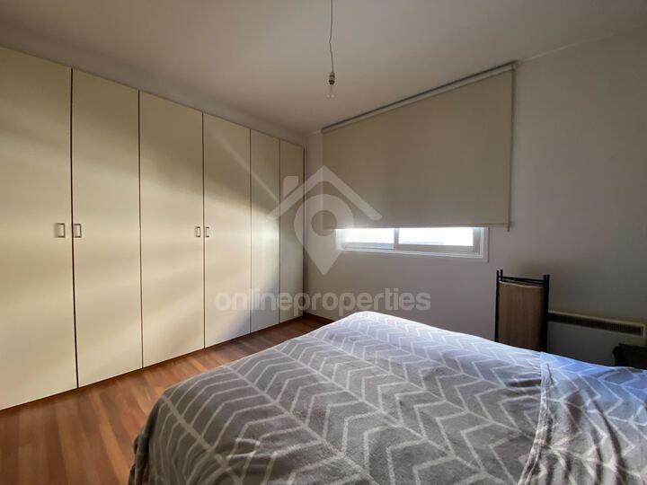 To change image, hover mouse over thumbnails below