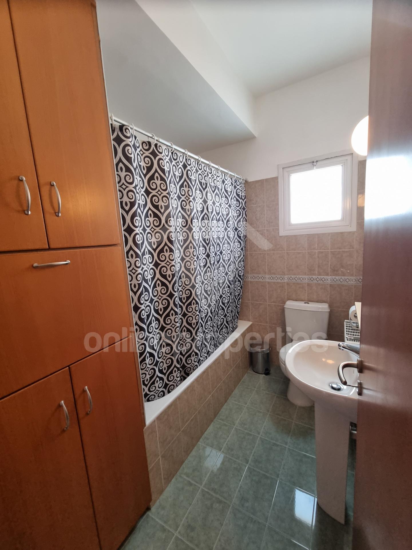 To change image, hover mouse over thumbnails below