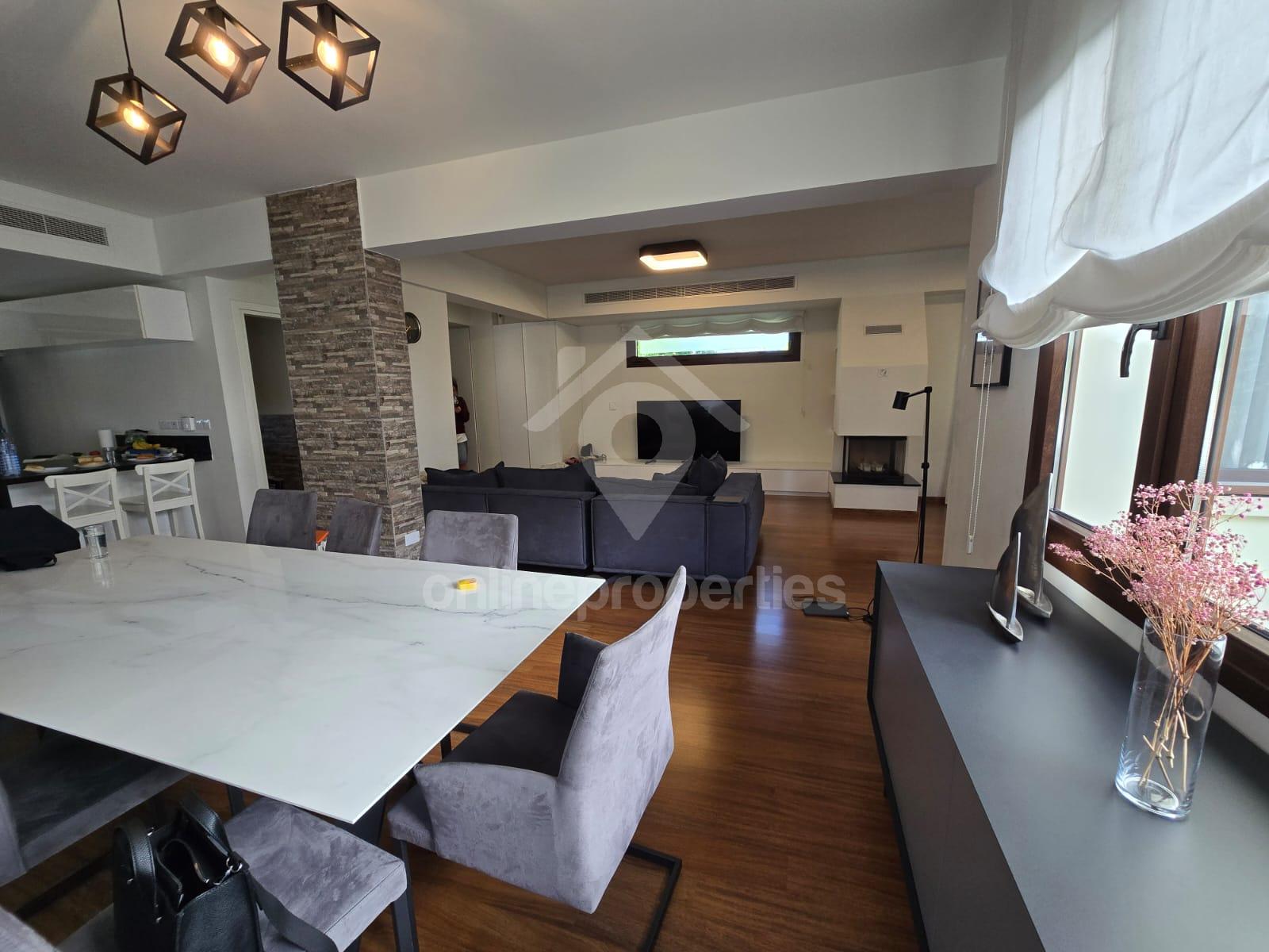 To change image, hover mouse over thumbnails below