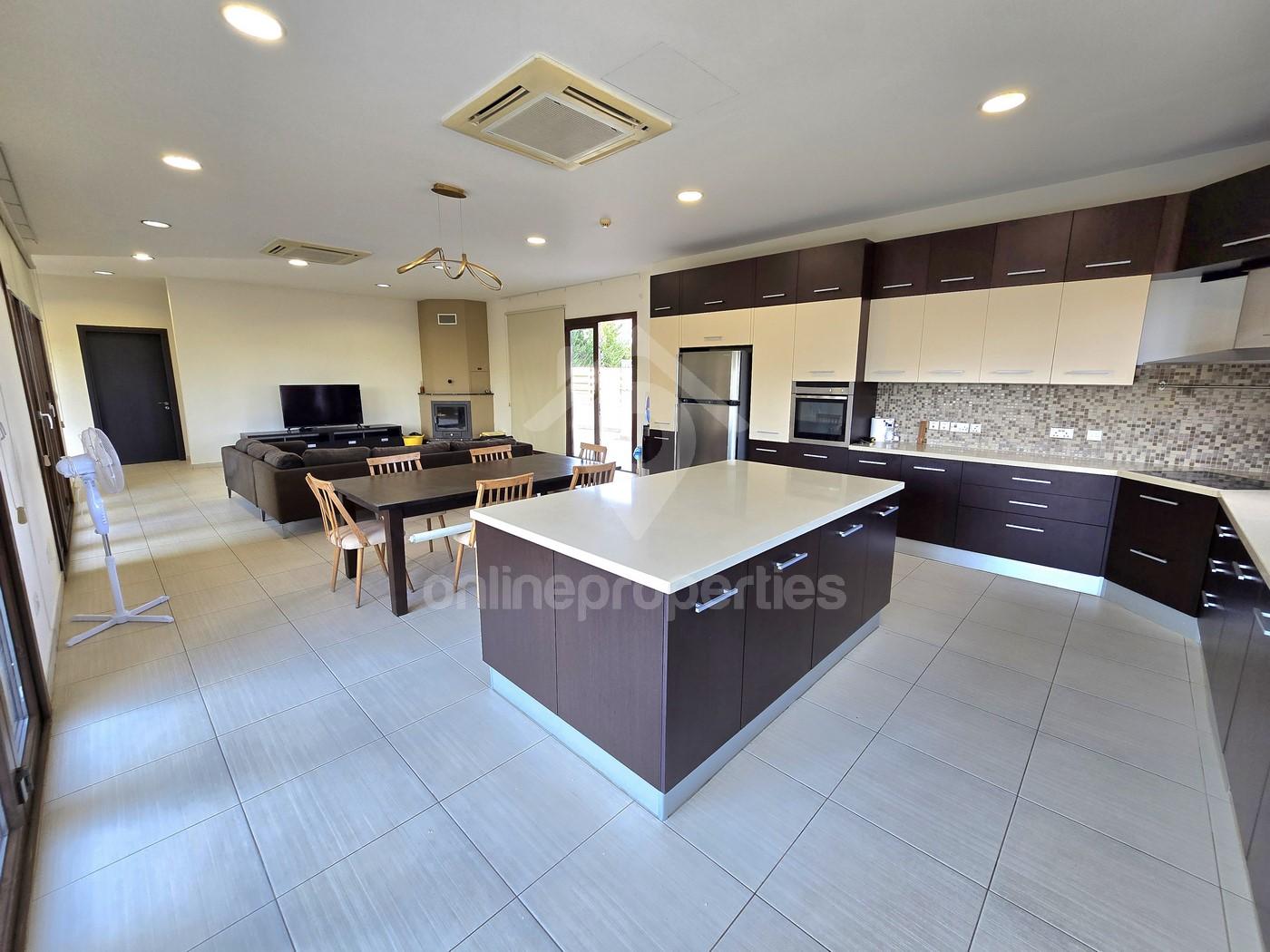 To change image, hover mouse over thumbnails below