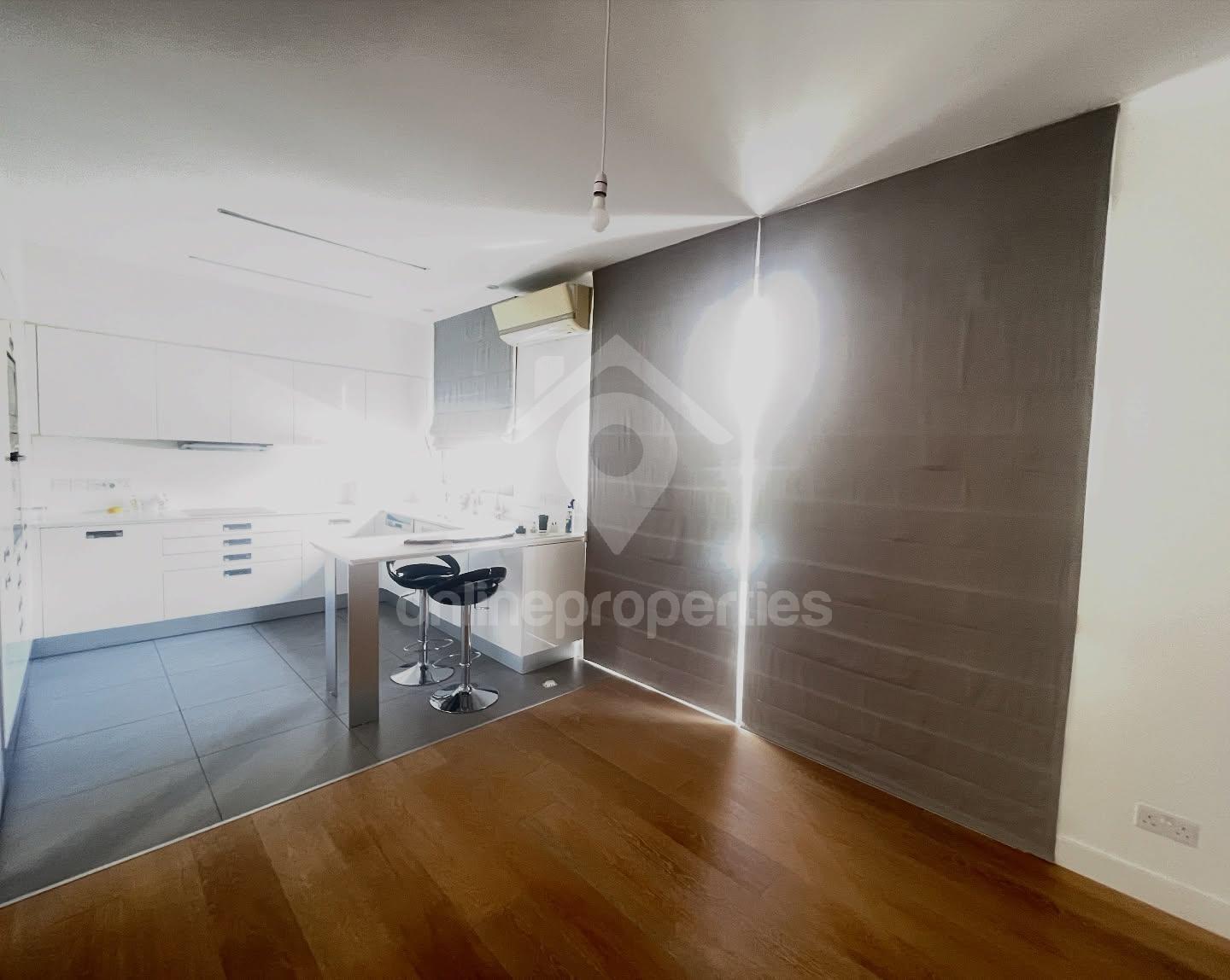 To change image, hover mouse over thumbnails below