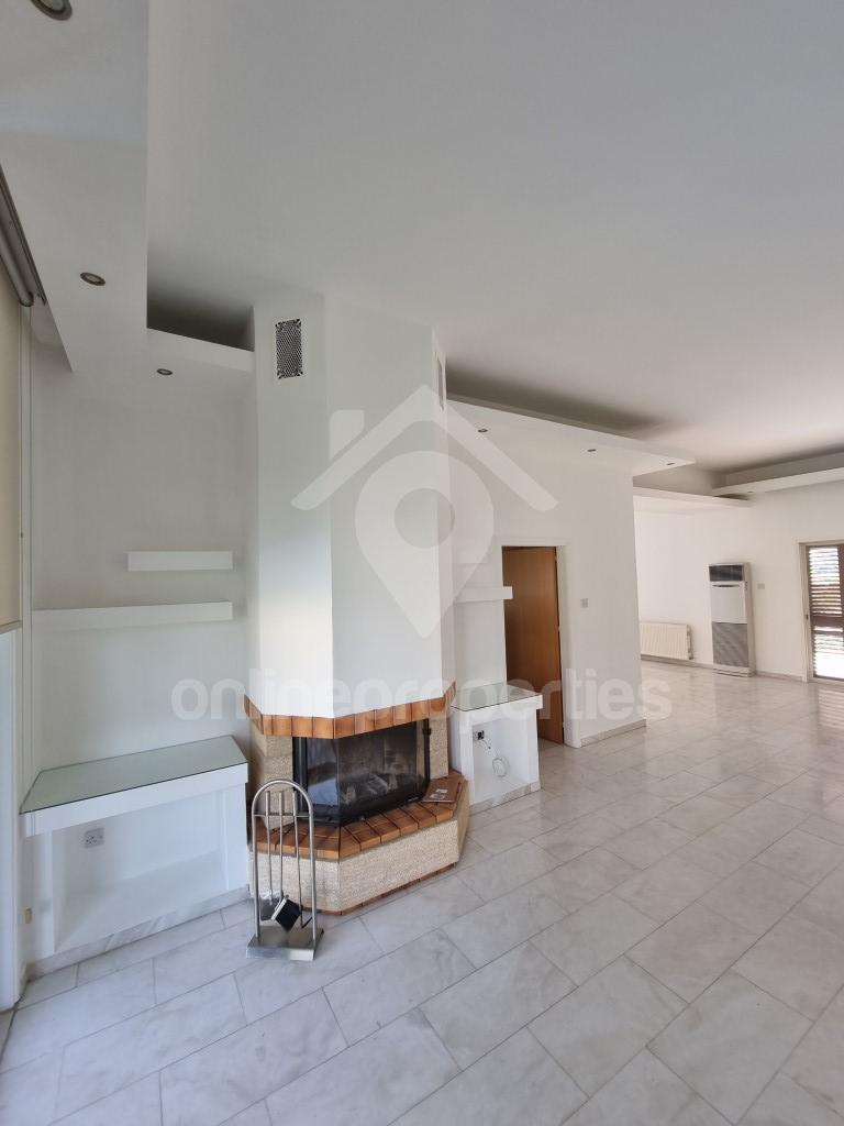 To change image, hover mouse over thumbnails below