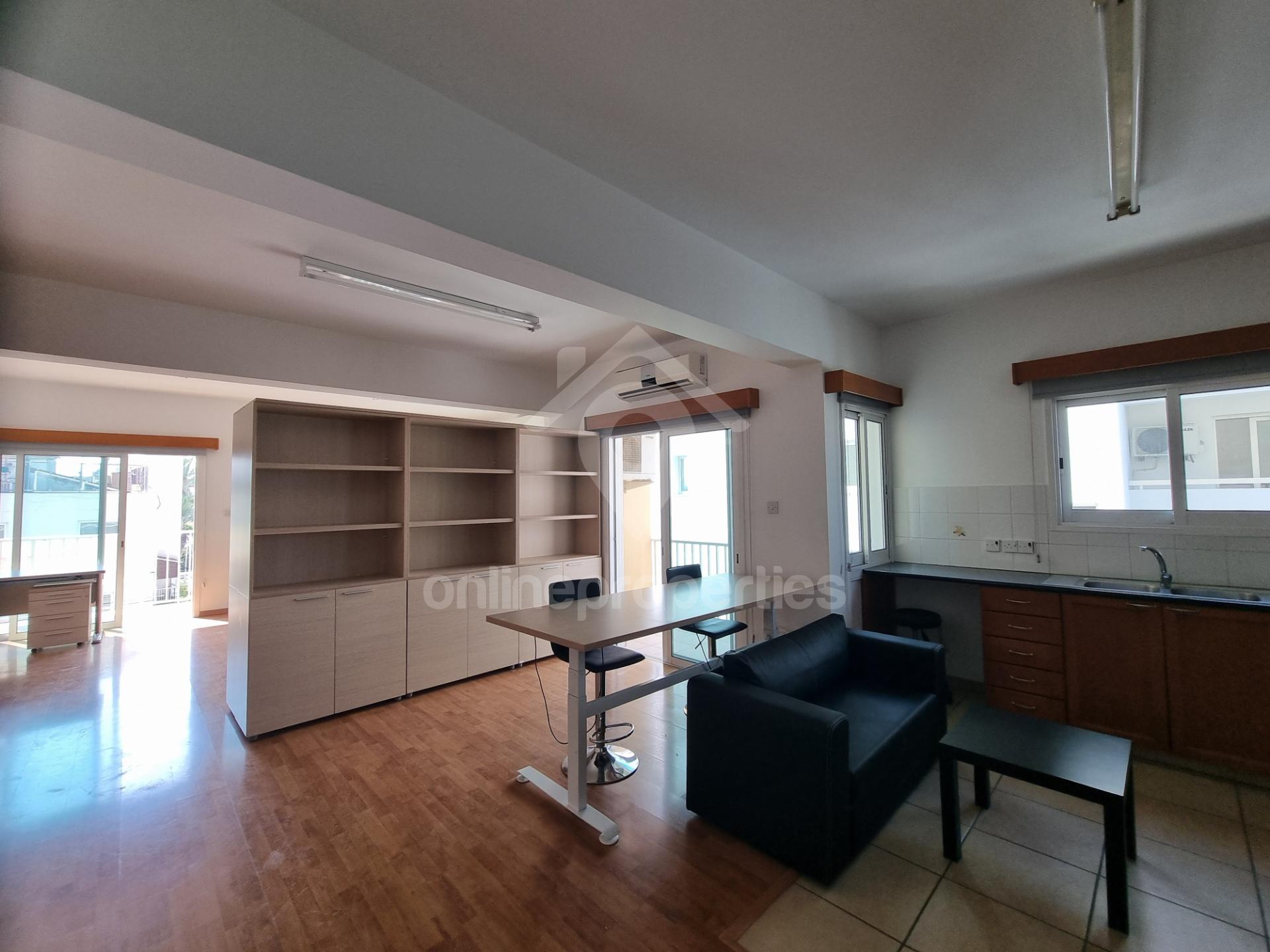 To change image, hover mouse over thumbnails below