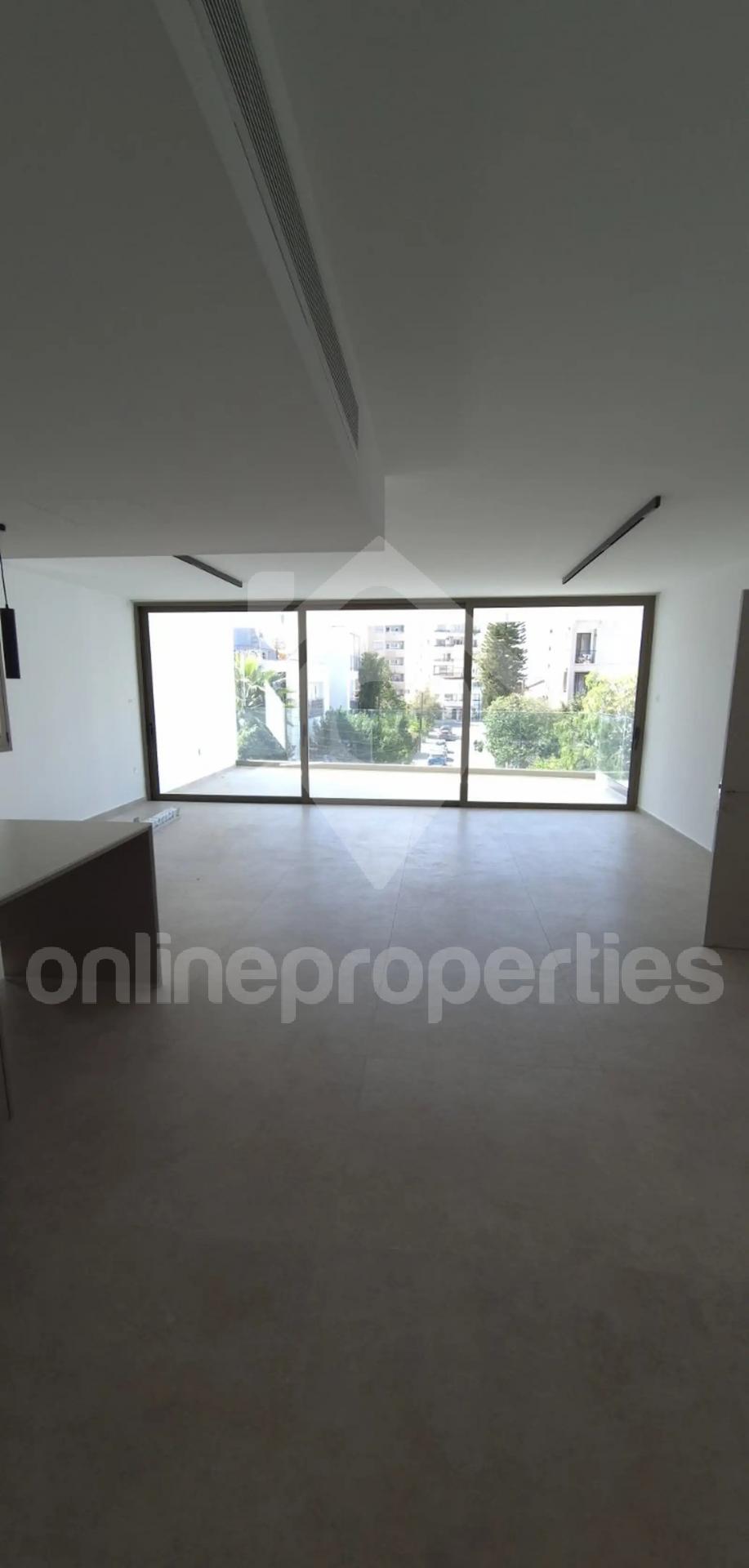 To change image, hover mouse over thumbnails below