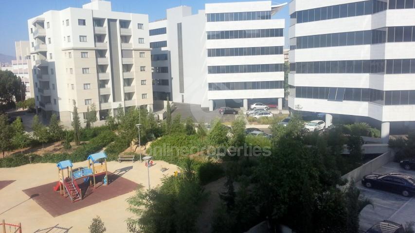 To change image, hover mouse over thumbnails below