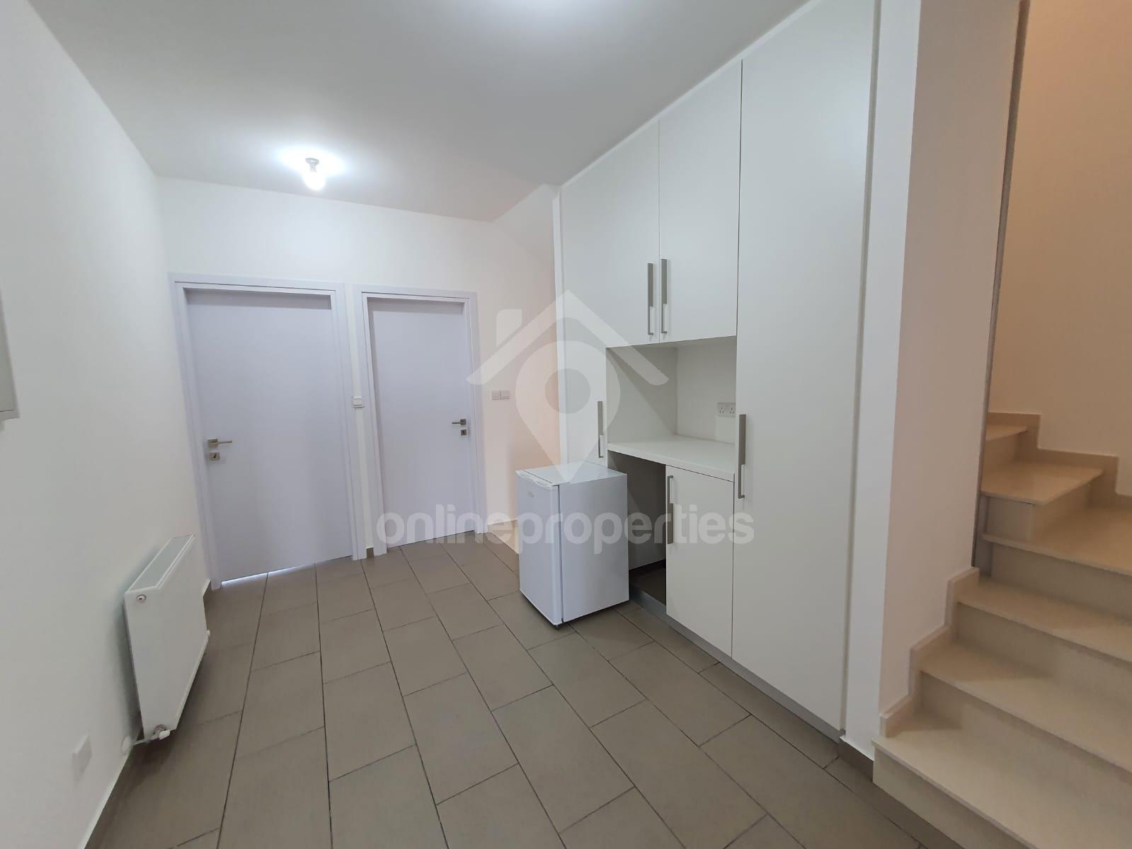 To change image, hover mouse over thumbnails below