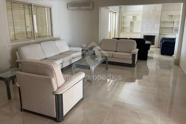 Whole floor 3 bedroom near Hilton Park