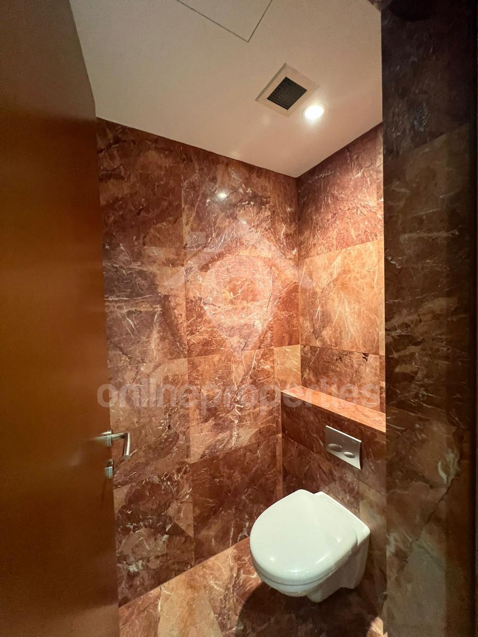 To change image, hover mouse over thumbnails below