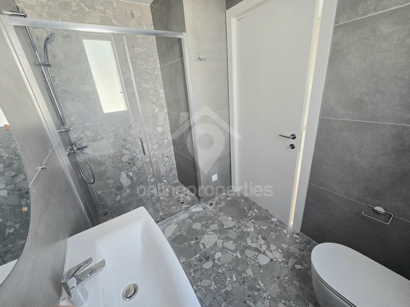 To change image, hover mouse over thumbnails below