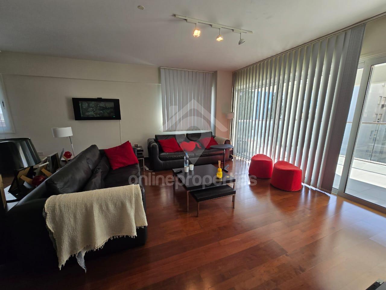 To change image, hover mouse over thumbnails below