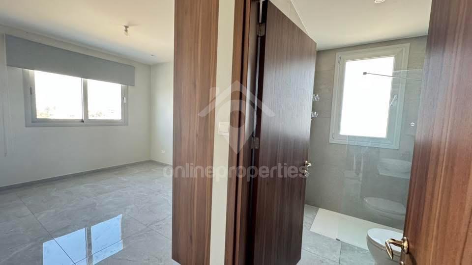 To change image, hover mouse over thumbnails below