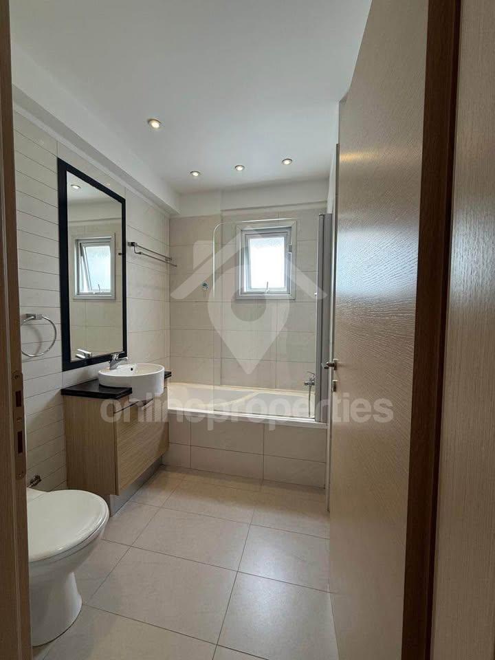 To change image, hover mouse over thumbnails below