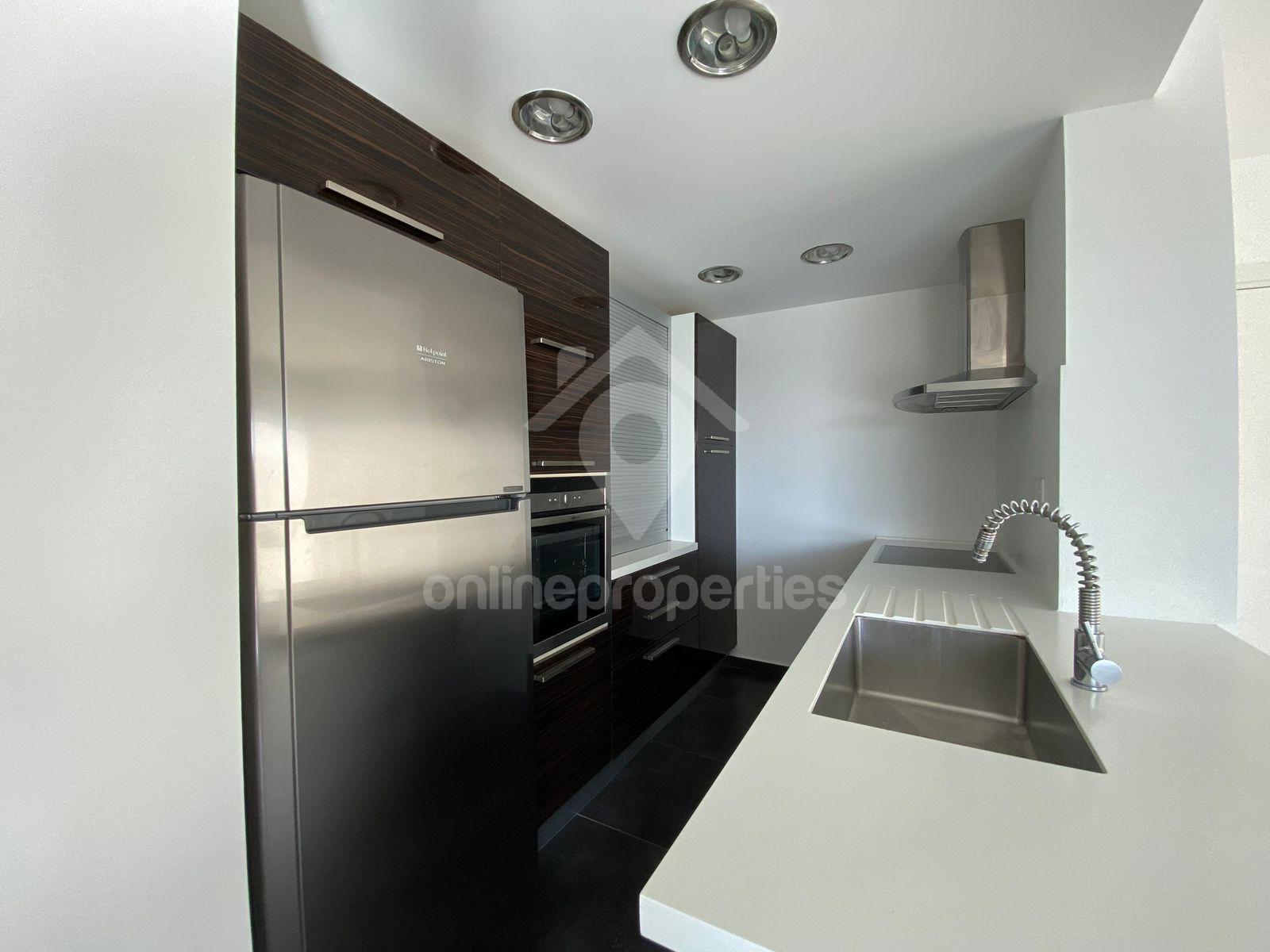 To change image, hover mouse over thumbnails below