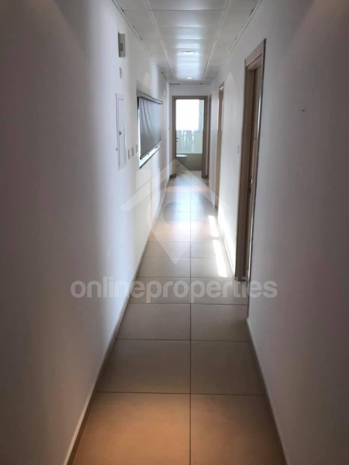 To change image, hover mouse over thumbnails below