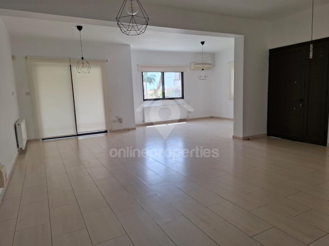 To change image, hover mouse over thumbnails below